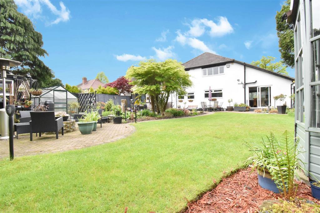 Bills Lane, Shirley, Solihull 4 bed detached house £650,000