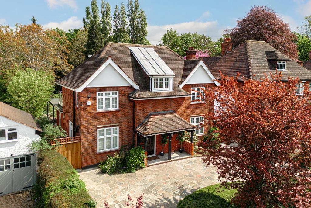 Beech Walk, Epsom 5 bed detached house for sale - £1,250,000