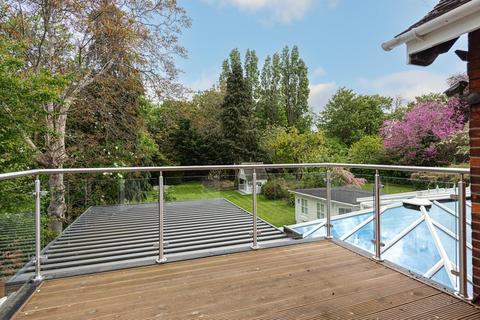 15 Beech Walk, Epsom, KT17 1PU