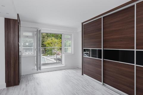 15 Beech Walk, Epsom, KT17 1PU