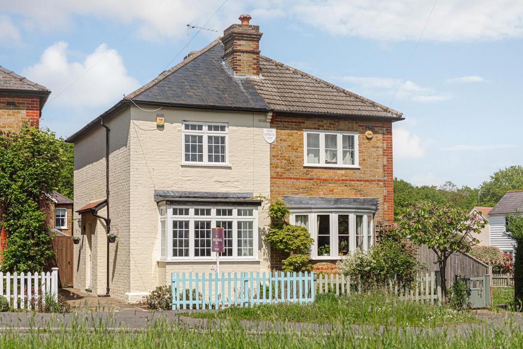 Bracken Path, Epsom 3 bed semidetached house for sale £635,000