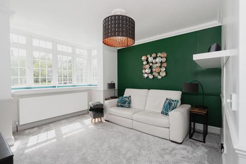 94 Bracken Path, Epsom, KT18 7SZ