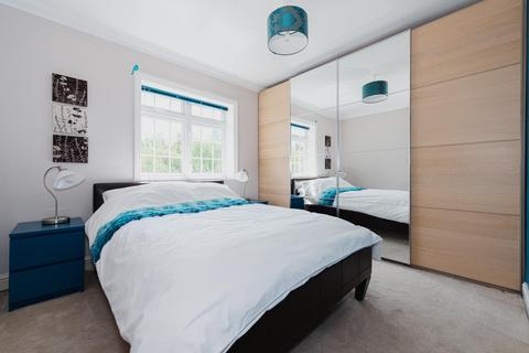 94 Bracken Path, Epsom, KT18 7SZ