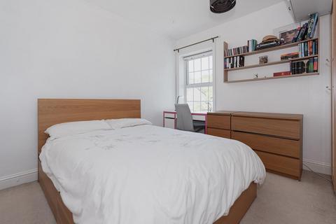 94 Bracken Path, Epsom, KT18 7SZ