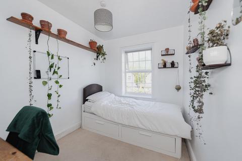 94 Bracken Path, Epsom, KT18 7SZ