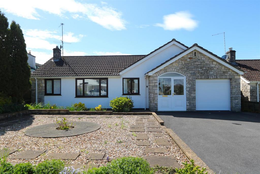 Manor Gardens, Farmborough, Bath 3 bed detached bungalow for sale £