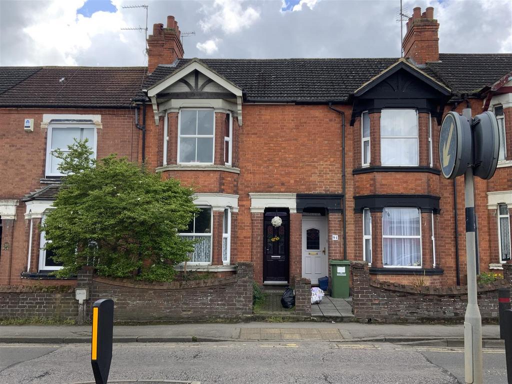 Stratford Road, Wolverton, Milton Keynes 3 bed terraced house £300,000