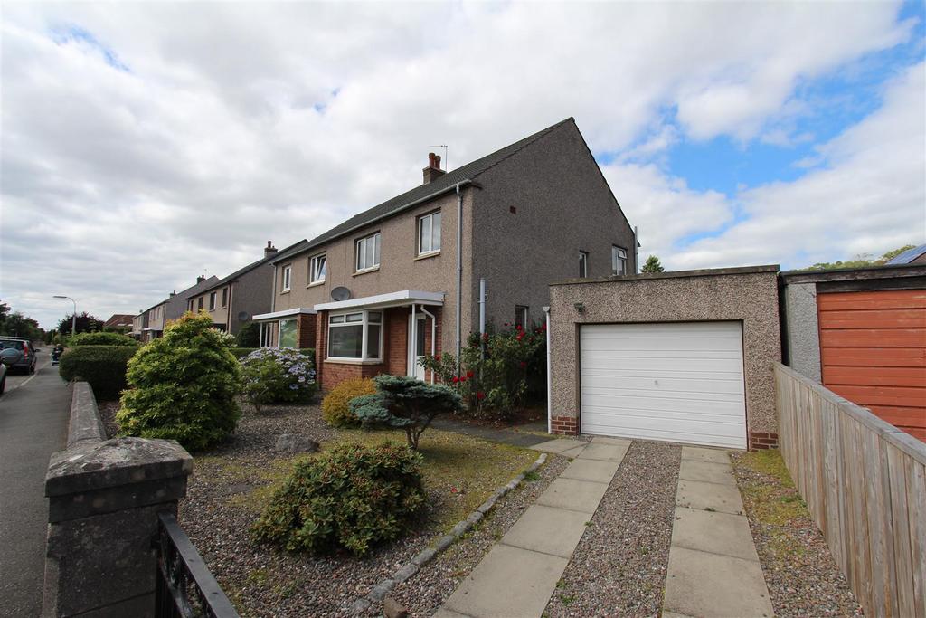 14. Driveway & Garage.JPG