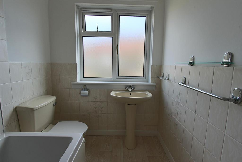 10. Bathroom.JPG
