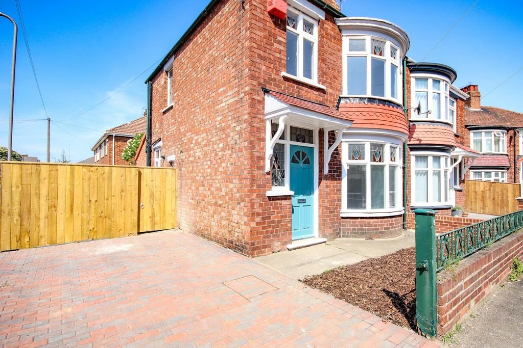 Yukon Gardens, Longlands, Middlesbrough, TS4 2NL 3 bed semidetached