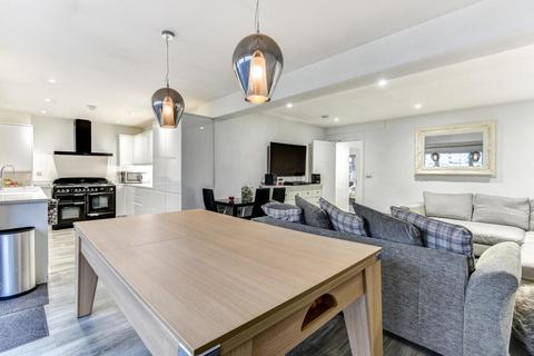 154 Downsway, Southwick, Brighton, BN42 4WF