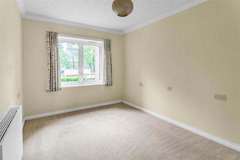 2 bedroom retirement property for sale, LEATHERHEAD ROAD, ASHTEAD, KT21