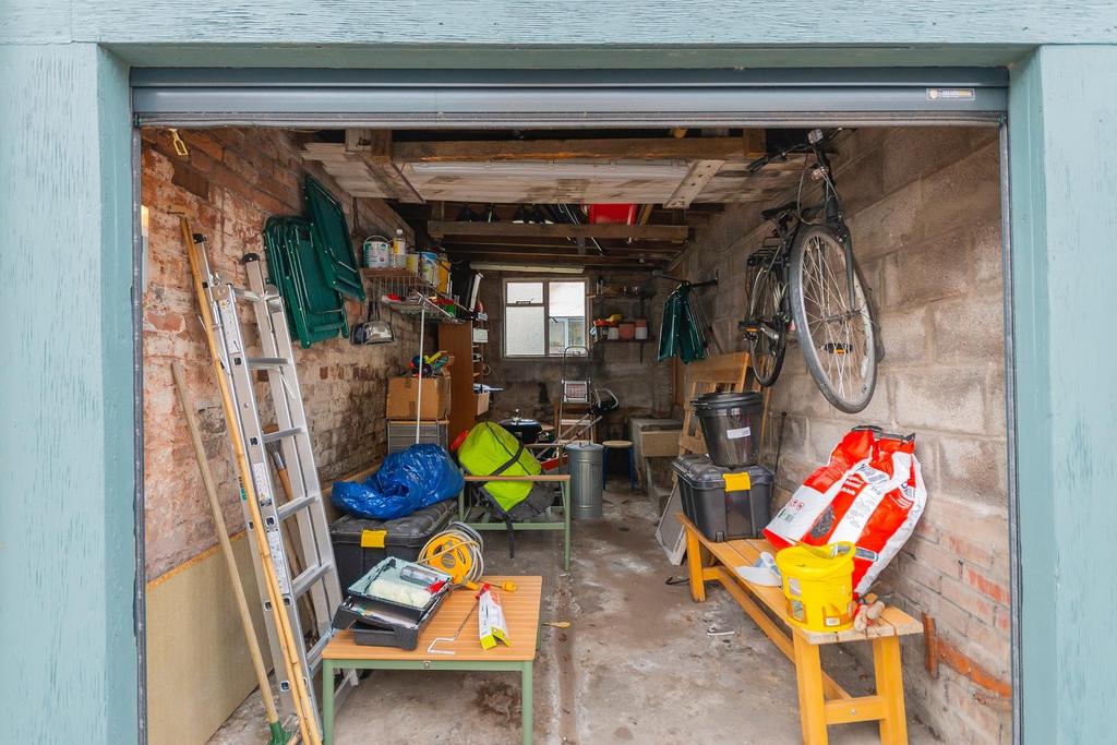 KRAPNOTGNAL55 - Garage A.jpg