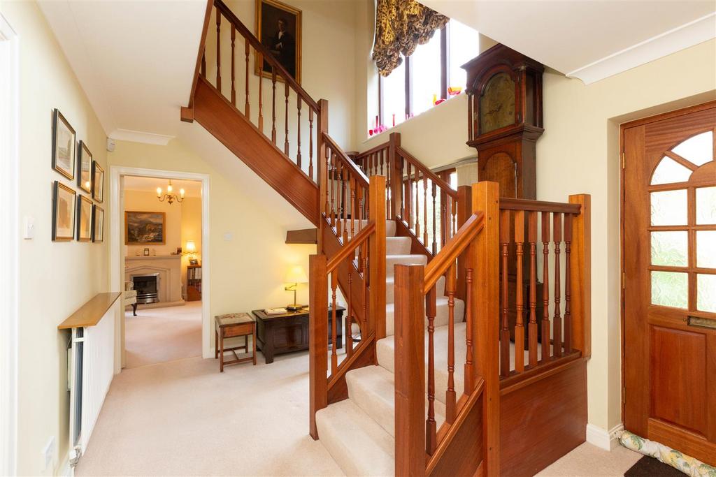 33 Porthill Gardens, Shrewsbury, SY3 8SB 4 bed detached house for sale