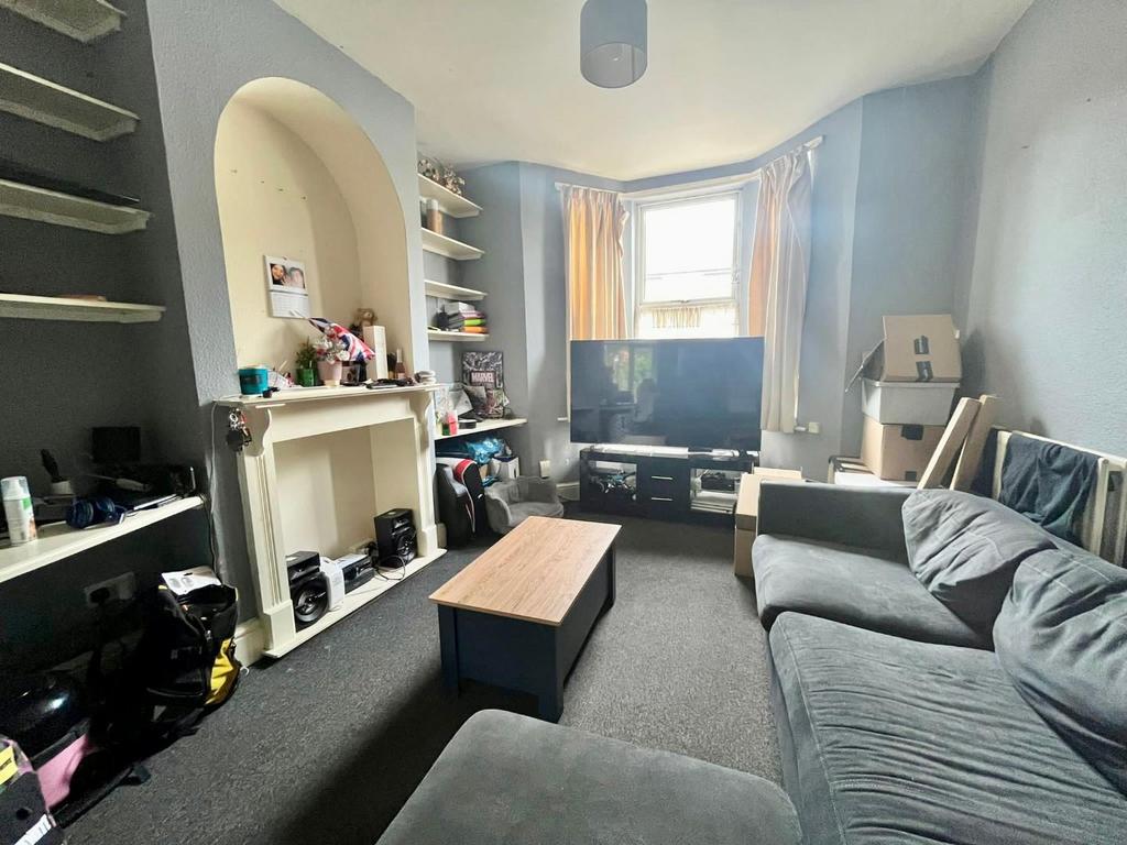 Ruskin Road, Kingsthorpe, Northampton NN2 3 bed terraced house for sale