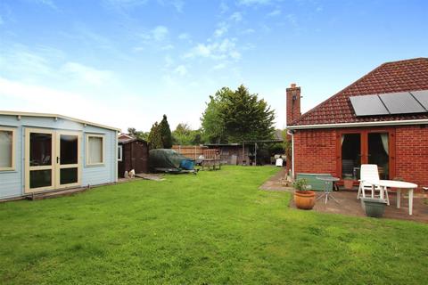 2 bedroom detached bungalow for sale, Crete Road, Dibden Purlieu, Southampton