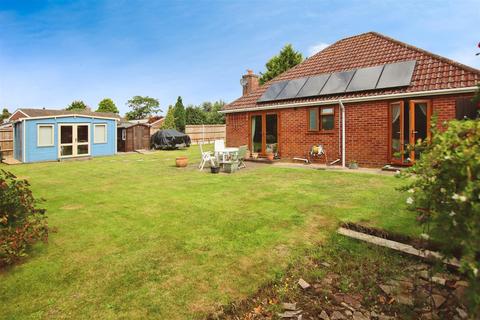 2 bedroom detached bungalow for sale, Crete Road, Dibden Purlieu, Southampton