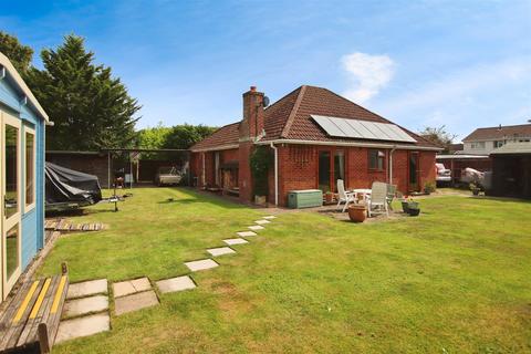 2 bedroom detached bungalow for sale, Crete Road, Dibden Purlieu, Southampton