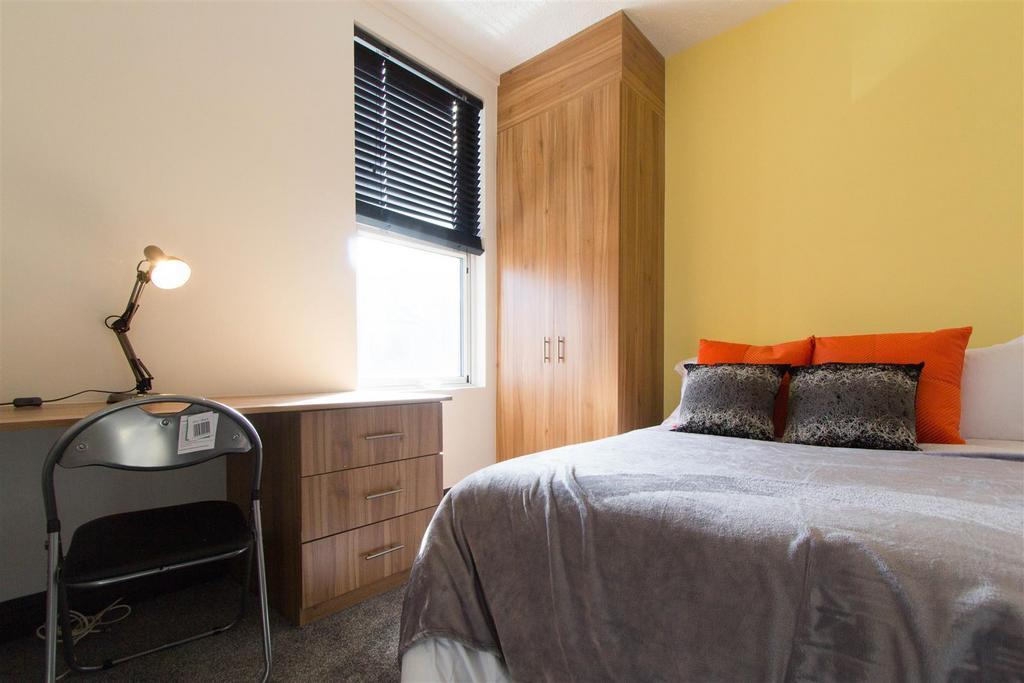 44 Beechwood View09.15 (11).jpg