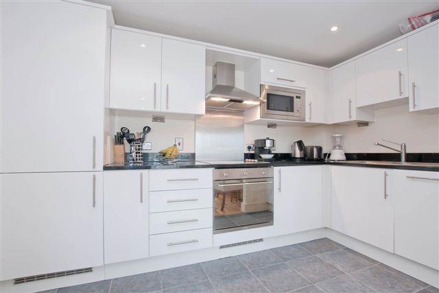 58 - Kitchen.JPG