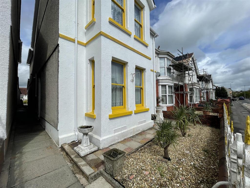 Felinfoel Road, Llanelli 4 bed detached house for sale £375,000