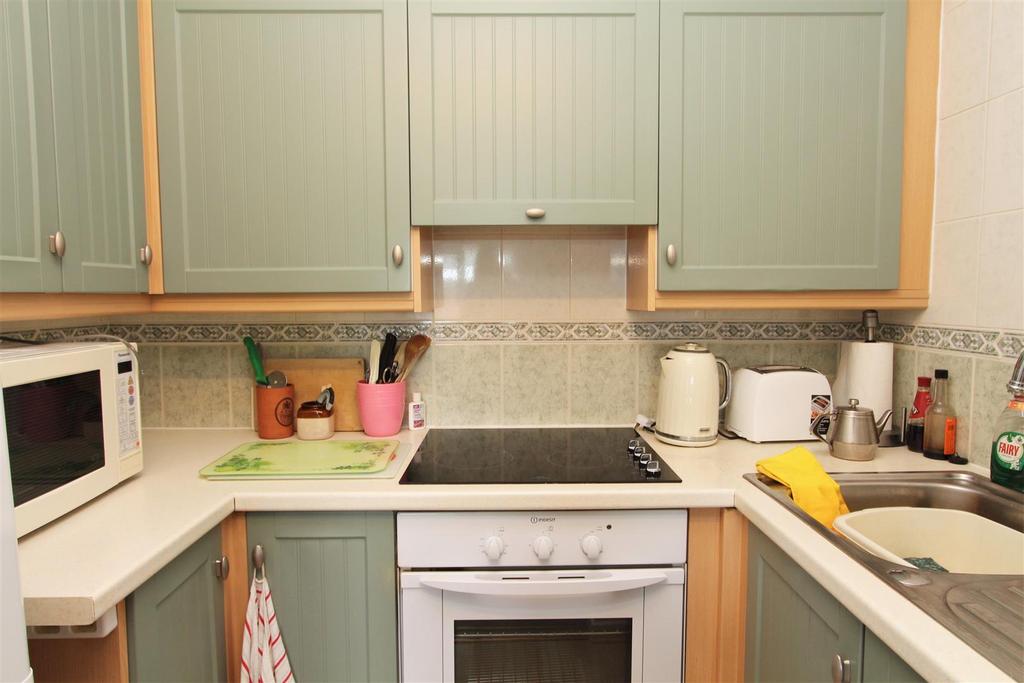 Kitchen (2).jpg