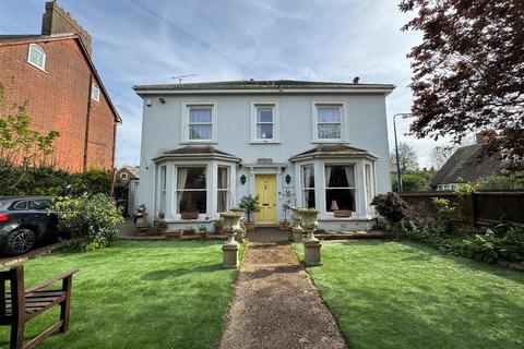 4 bedroom detached house for sale, Montague Road, Felixstowe