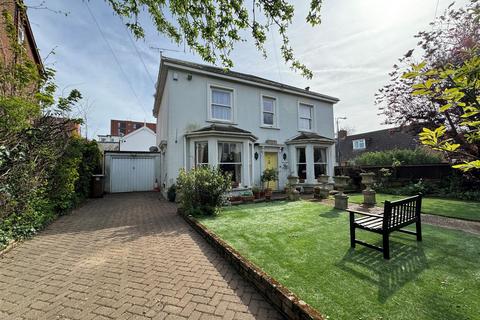 4 bedroom detached house for sale, Montague Road, Felixstowe