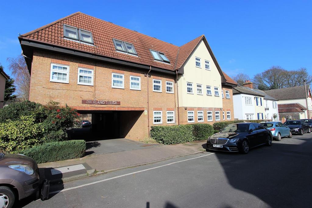Diceland Road, Banstead 1 bed apartment for sale £240,000