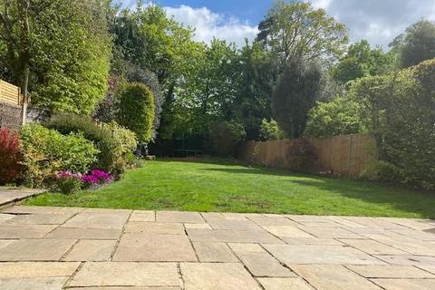 14 Monks Road, Banstead, SM7 2EP