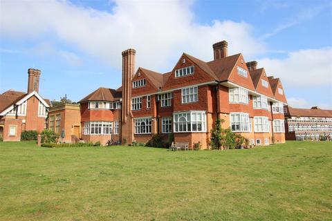 3 bedroom apartment for sale, Banstead Woods, Banstead