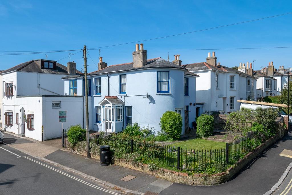 Monkton Street, Ryde 4 bed semidetached house for sale £395,000