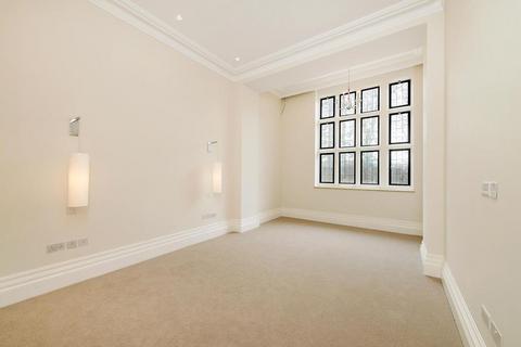 3 bedroom flat to rent, Flat 3, The Ridgeway, London