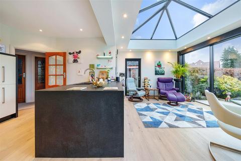 Homelea, 2 Cunningham Road, Banstead, SM7 3HG