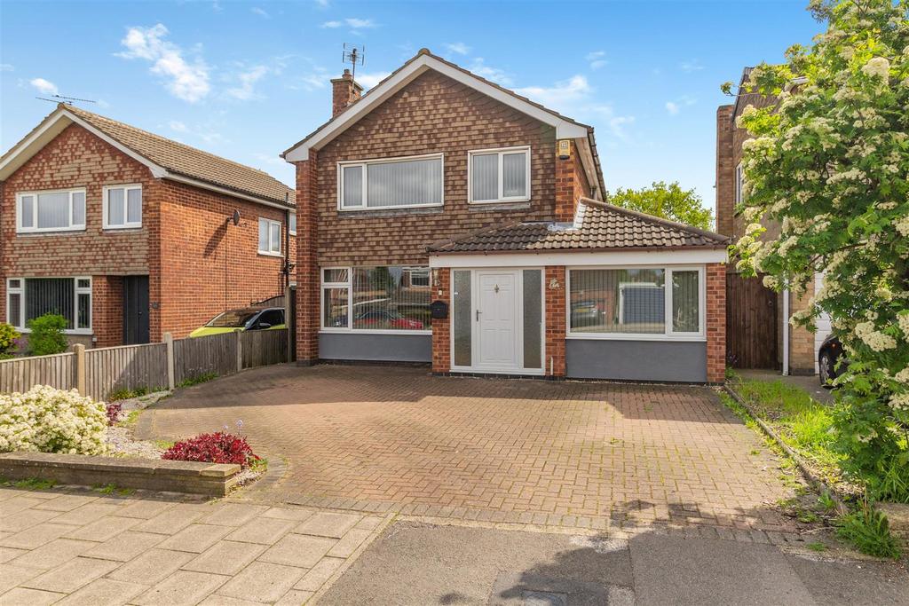 Ling Forest Road, Mansfield 3 bed detached house for sale £275,000