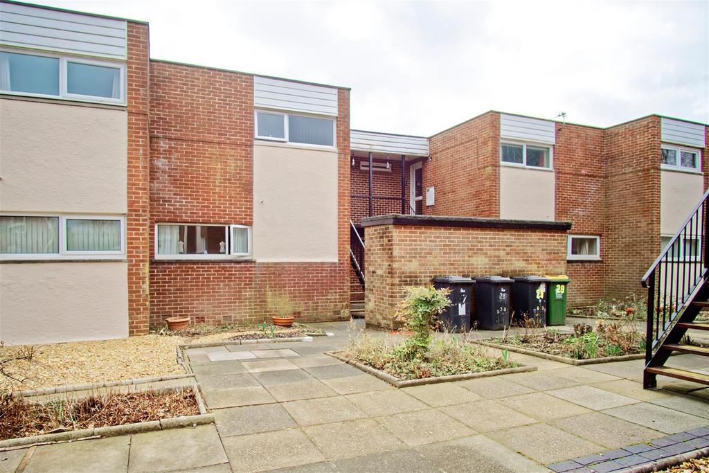 2Bed Flat to Let on Tinniswood, Preston 2 bed flat £625 pcm (£144 pw)