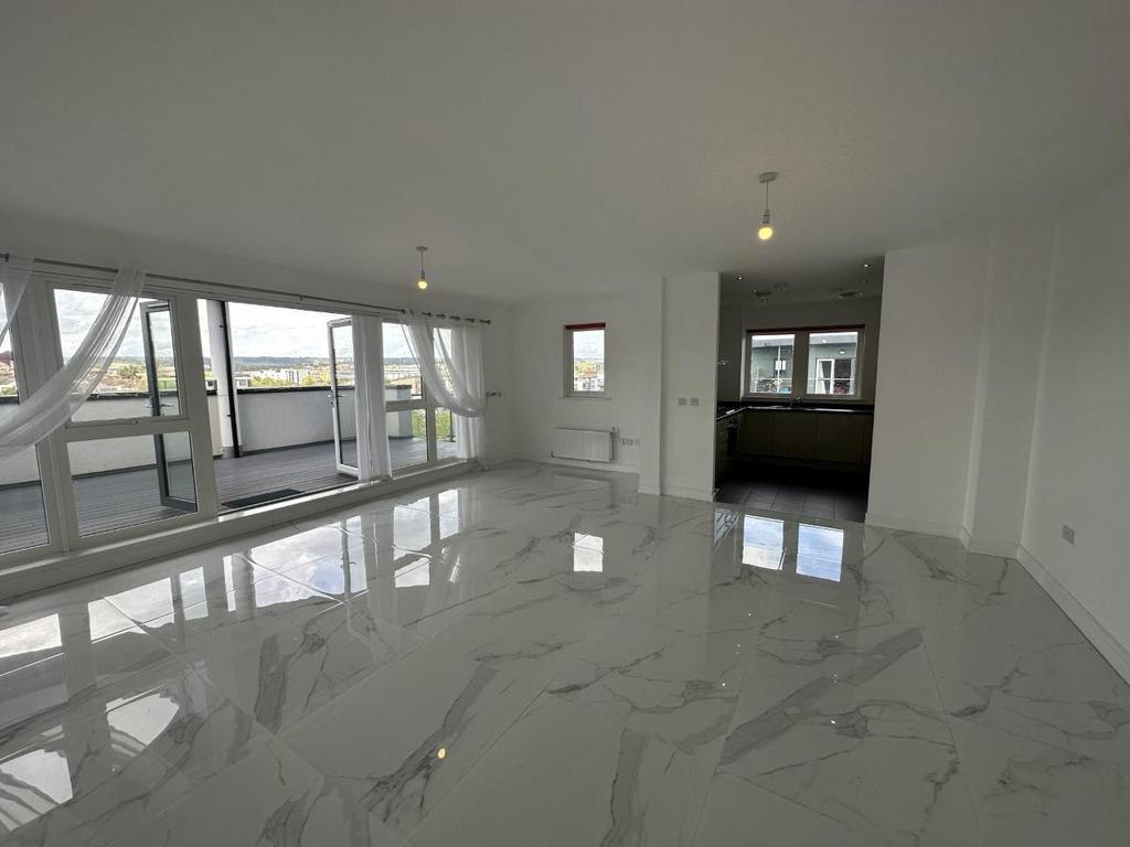 35ec living room 1.jpg