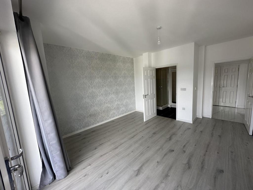 35ec bedroom 1.jpg