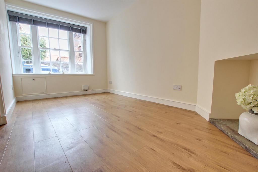 Eastgate, Beverley 3 bed house £775 pcm (£179 pw)