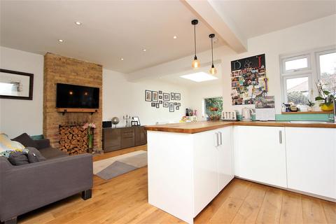 5 Belfield Road, Epsom, KT19 9TF
