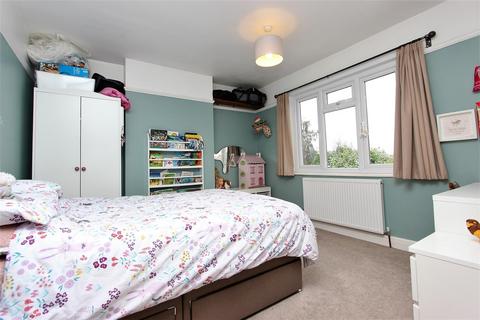 5 Belfield Road, Epsom, KT19 9TF