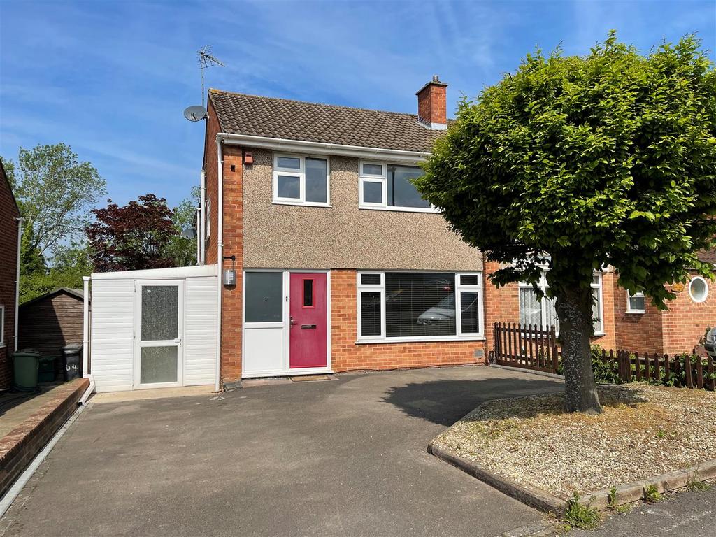 Birchwood Fields, Tuffley, Gloucester 3 bed semidetached house for