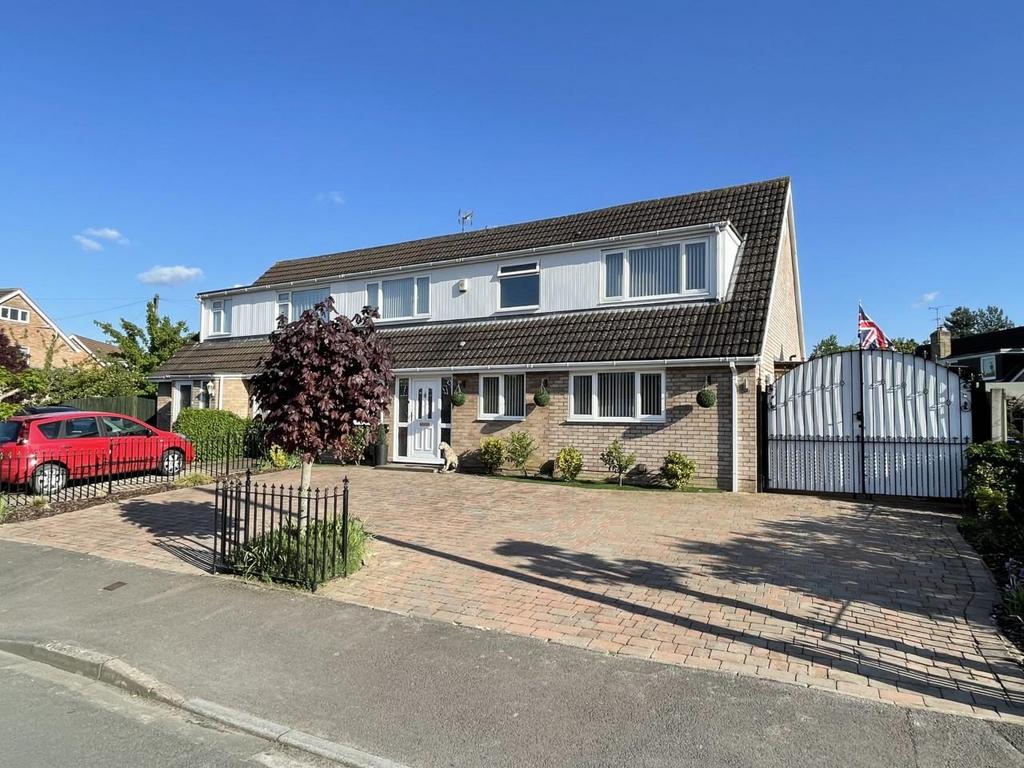Farrant Avenue, Churchdown, Gloucester 4 bed semidetached house £425,000