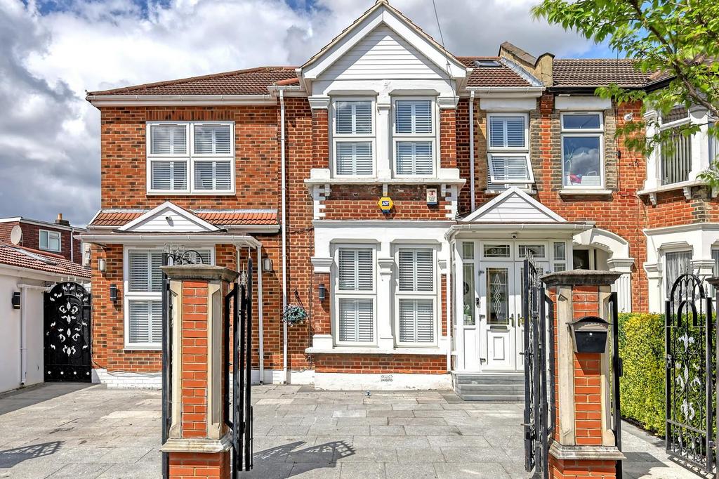 Endsleigh Gardens, Ilford 6 bed end of terrace house £1,200,000