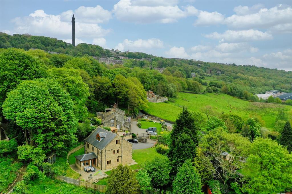 130 Washer Lane, Halifax 6 bed detached house for sale £795,000