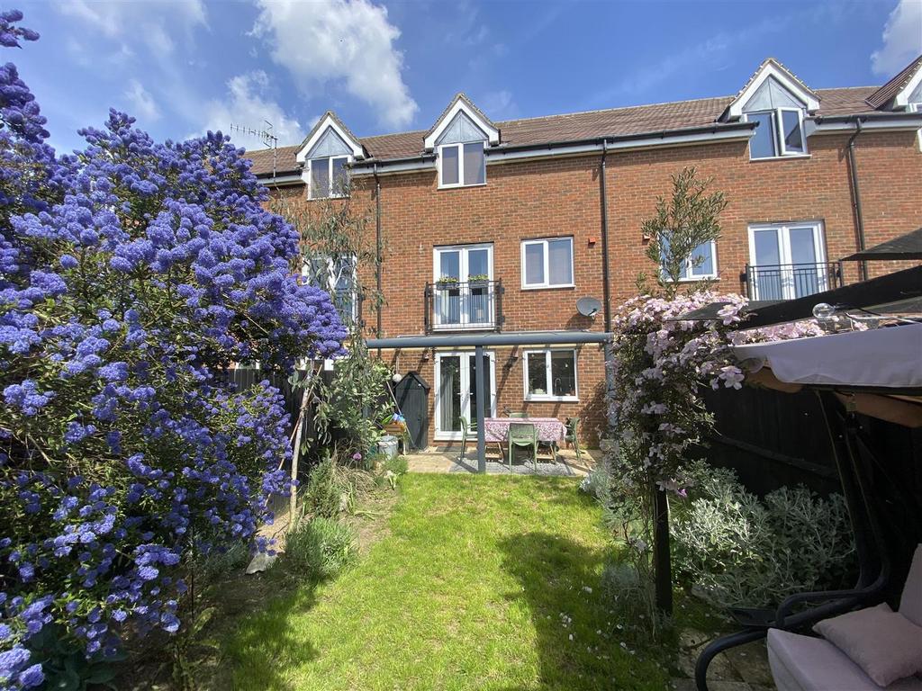 Robin Road, GoringBySea, Worthing 3 bed house £400,000