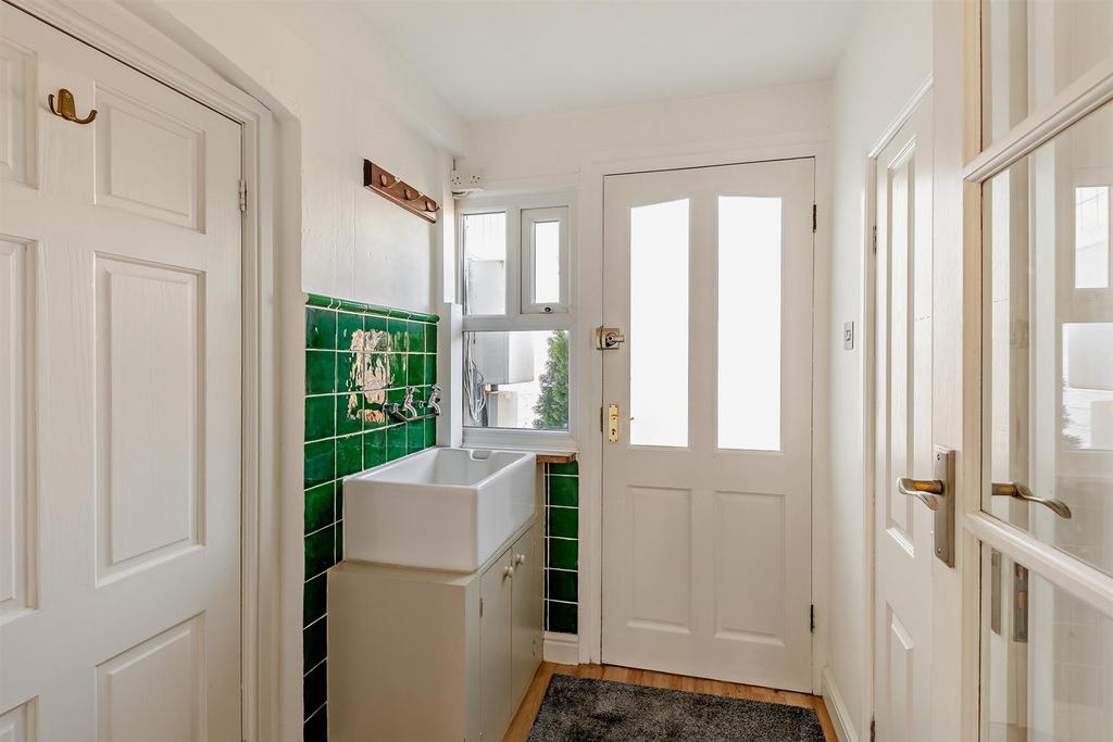 Side entrance hall/utility area