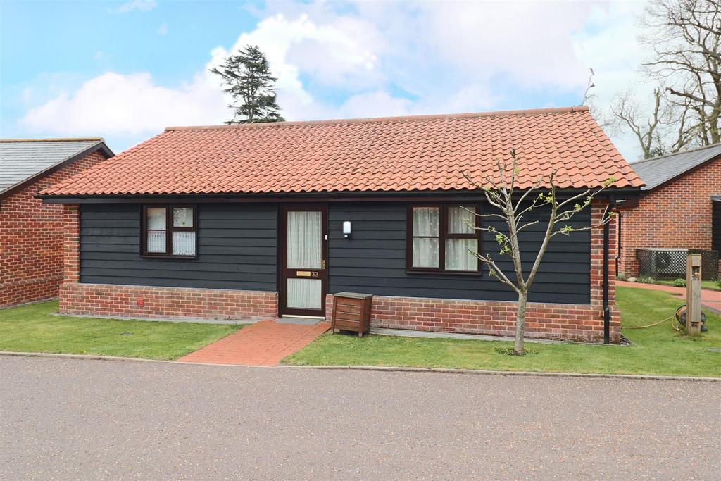 Chapel Road, Carlton Colville, Lowestoft 2 bed detached bungalow for