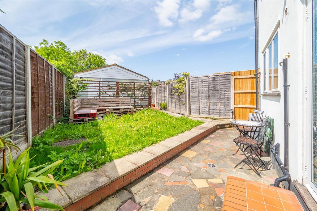 Lower Morden Lane, Morden 3 bed detached house for sale £620,000