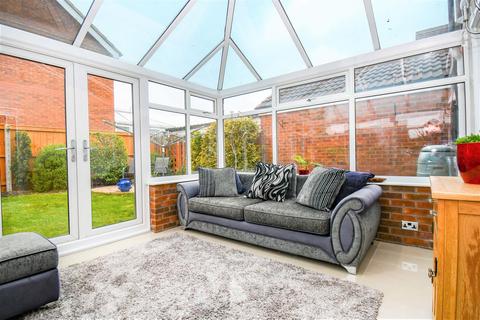 4 bedroom detached house for sale - Whisperwood Way, Hull